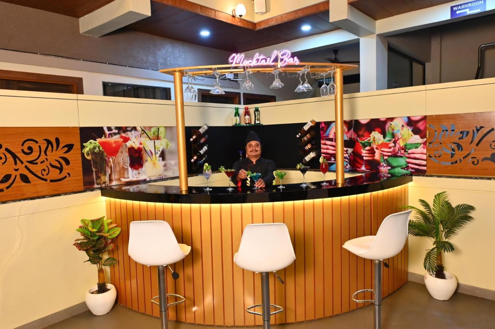 The Apple Tree Hotel إندور المظهر الخارجي الصورة