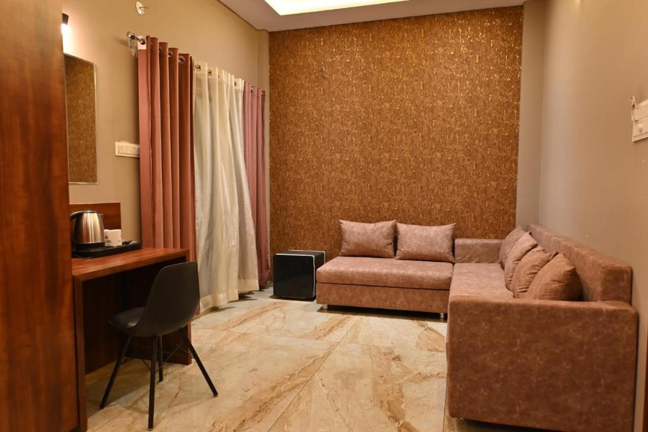 The Apple Tree Hotel إندور المظهر الخارجي الصورة
